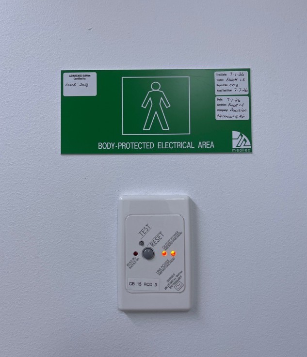 Body-protected area outlet in a medical clinic